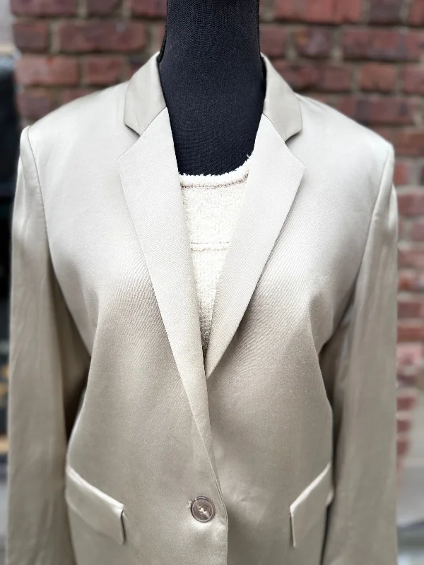 Fantastic Deals CLOSED NWT Satin Long Blazer / M